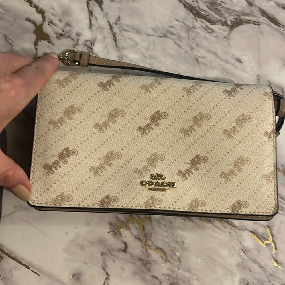 NWOT- Coach Anna Crossbody in signature cream